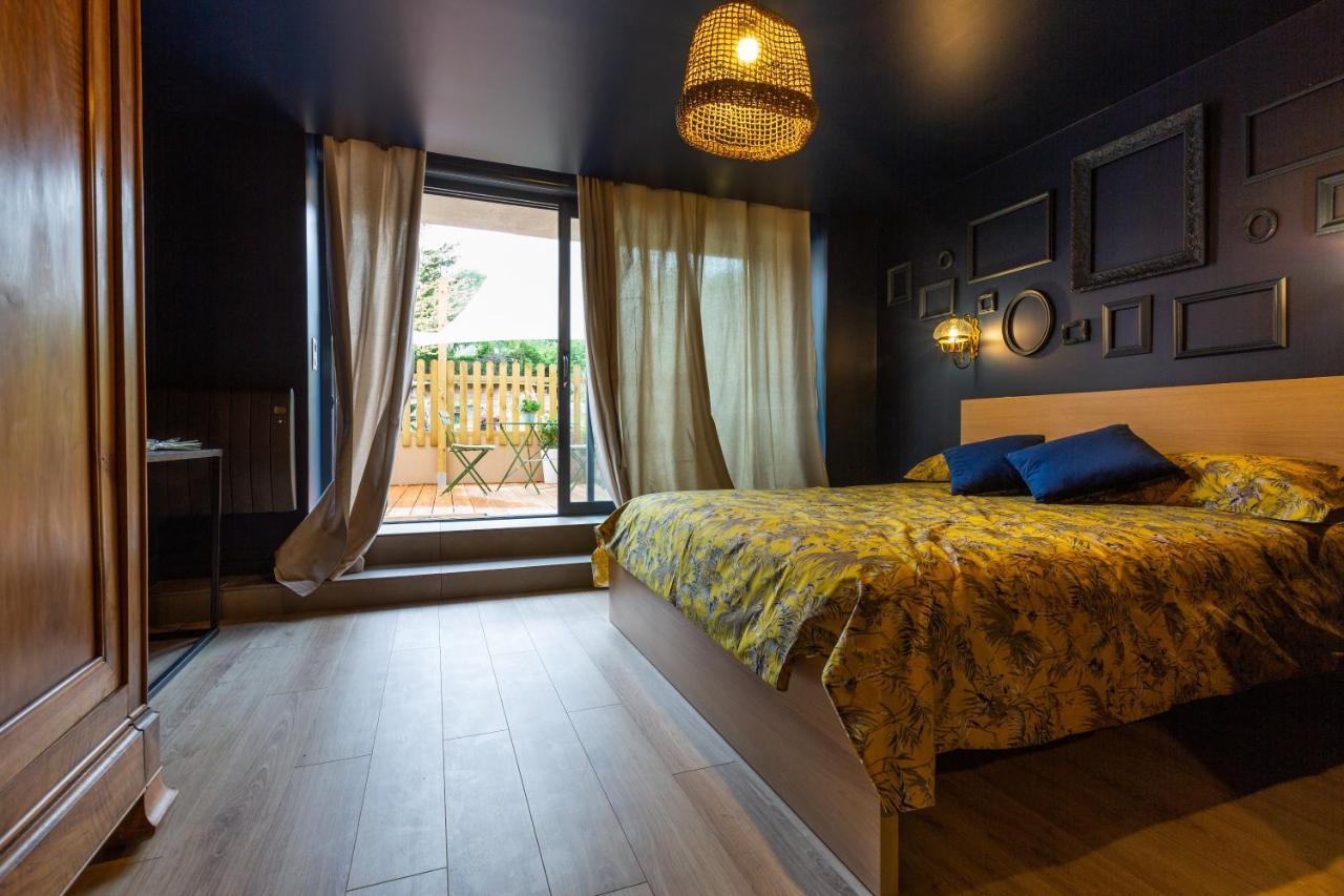 Les Dames-Jeannes Bed and Breakfast Chavot-Courcourt Exteriör bild