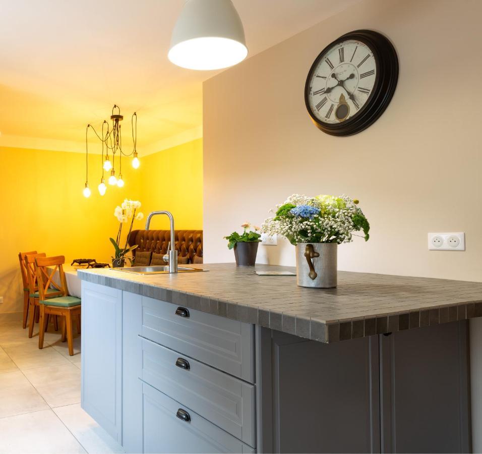 Les Dames-Jeannes Bed and Breakfast Chavot-Courcourt Exteriör bild