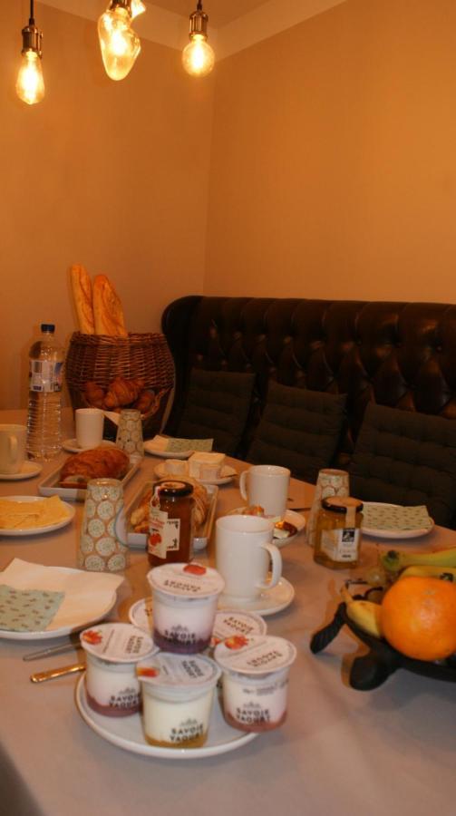 Les Dames-Jeannes Bed and Breakfast Chavot-Courcourt Exteriör bild